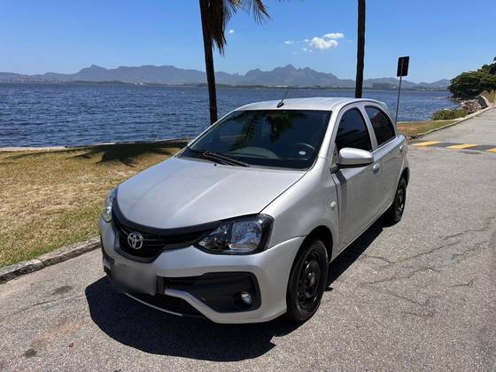 TOYOTA ETIOS 1.3 X 16V FLEX 4P AUTOMÁTICO TOYOTA ETIOS 1.3 X 16V FLEX 4P AUTOMÁTICO